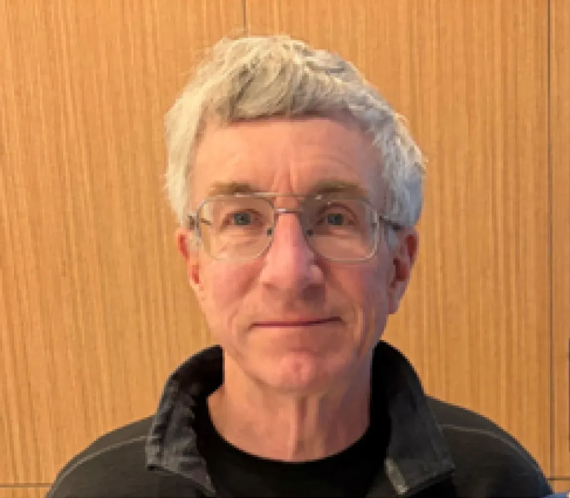 صورة للجنرال المتقاعد وليام نيل ماكسلاند، الذي اختفى في البوكيرك، نيو مكسيكو. يبلغ طوله 5 أقدام و11، ذو شعر أبيض وعينين زرقاوين.