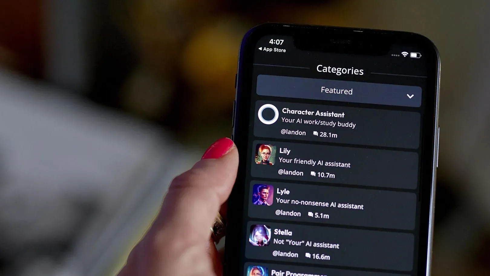 واجهة تطبيق Character.AI على الهاتف المحمول، تعرض قائمة بالشخصيات الذكية مثل "Character Assistant" و"Lily"، مع تفاصيل الاستخدام.