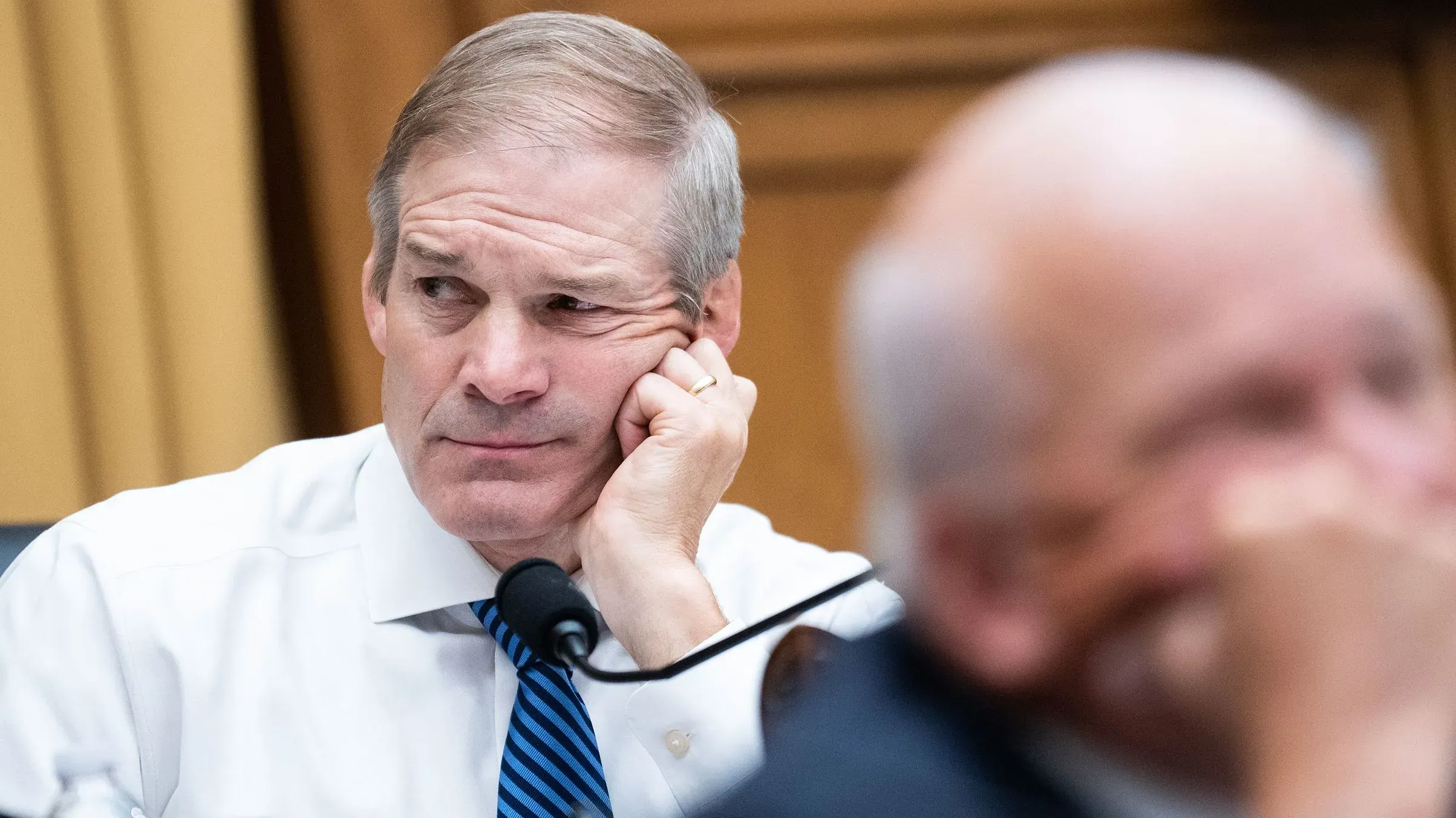 اجتمع رئيس السلطة القضائية جيم جوردان مع الرئيس ترامب، حيث ناقشا جهود الحزب الجمهوري لعزل القضاة الفيدراليين الذين يعارضون سياسات الإدارة.