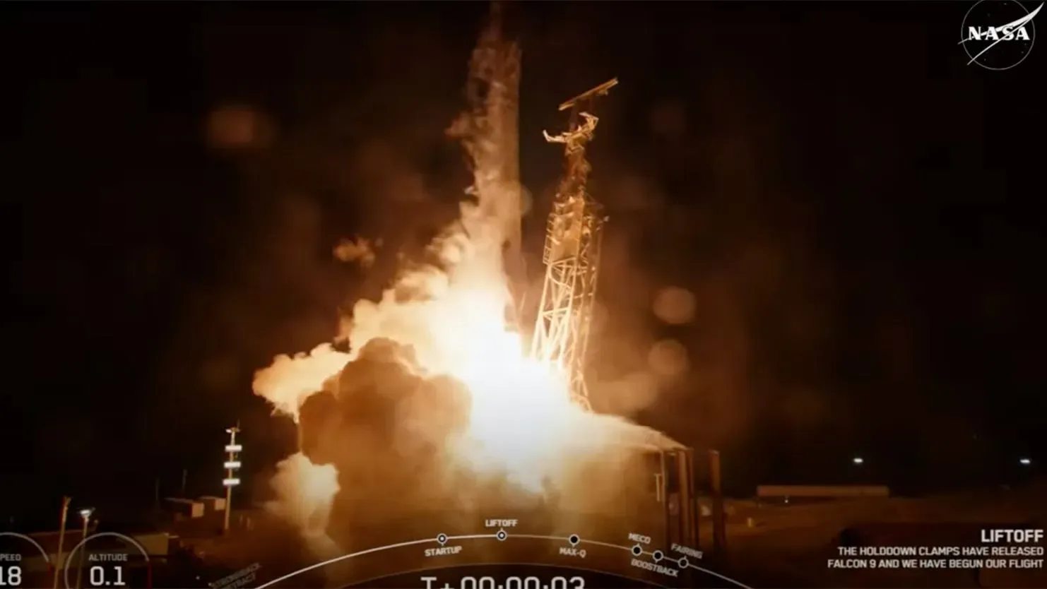 إطلاق صاروخ فالكون 9 من قاعدة فاندنبرغ، يحمل مهمتي SPHEREx وPUNCH لاستكشاف الكون والشمس.