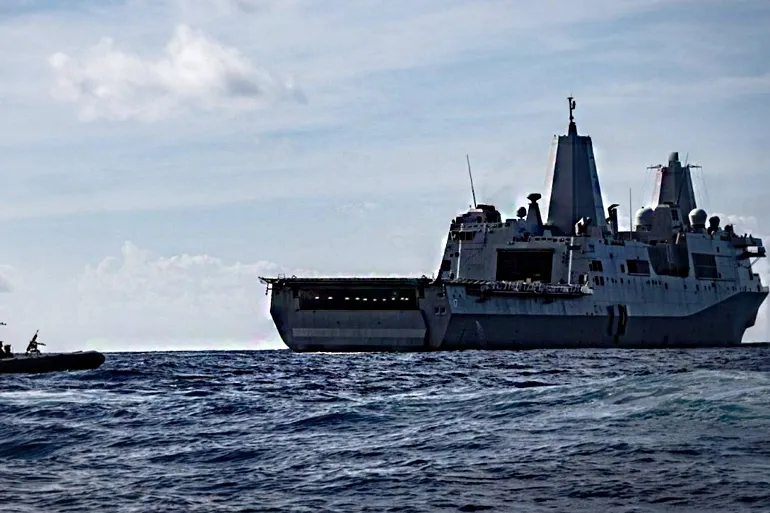 خبر عاجل عن هجوم الجيش الأمريكي في البحر الكاريبي، مما أسفر عن مقتل ثلاثة أشخاص في عمليات لمكافحة تهريب المخدرات.